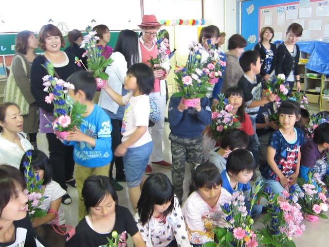 女川第二小学校訪問 ほっとひといきｈａｎａぶれいく 熱海の花屋だより