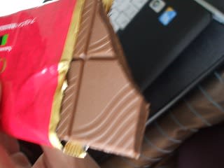 ハイミルクチョコレート 芥川製菓の板チョコを味わう 試食 管理人ａがなんとなく更新をするブログ