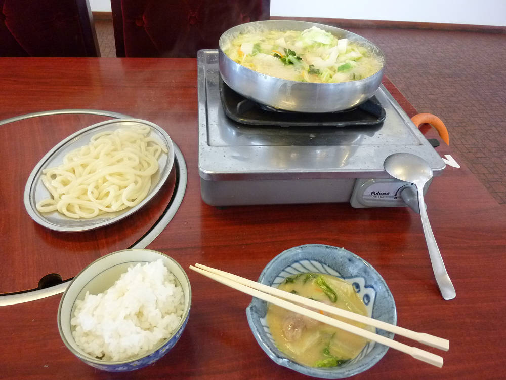 前回同様、白ごはんとうどんを追加、合計990円
