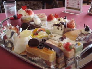 春日市のケーキ屋さん Vis A Vis ヴィザヴィのランチ くれえる化粧品 くれえるこばやし 素顔のままで