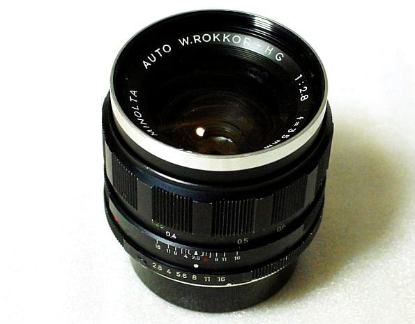 柔らかい描写をする準標準レンズ AUTO W.ROKKOR-HG 35mm F2.8 - 迷