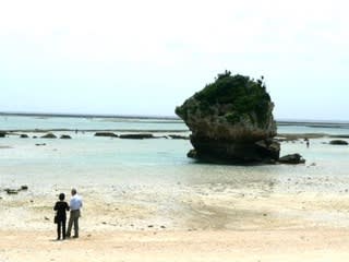 新原ビーチ 百名ビーチ 沖縄楽園生活 沖縄実生活編 沖縄移住者が沖縄から発信する 沖縄移住を考える熟年者向ブログです