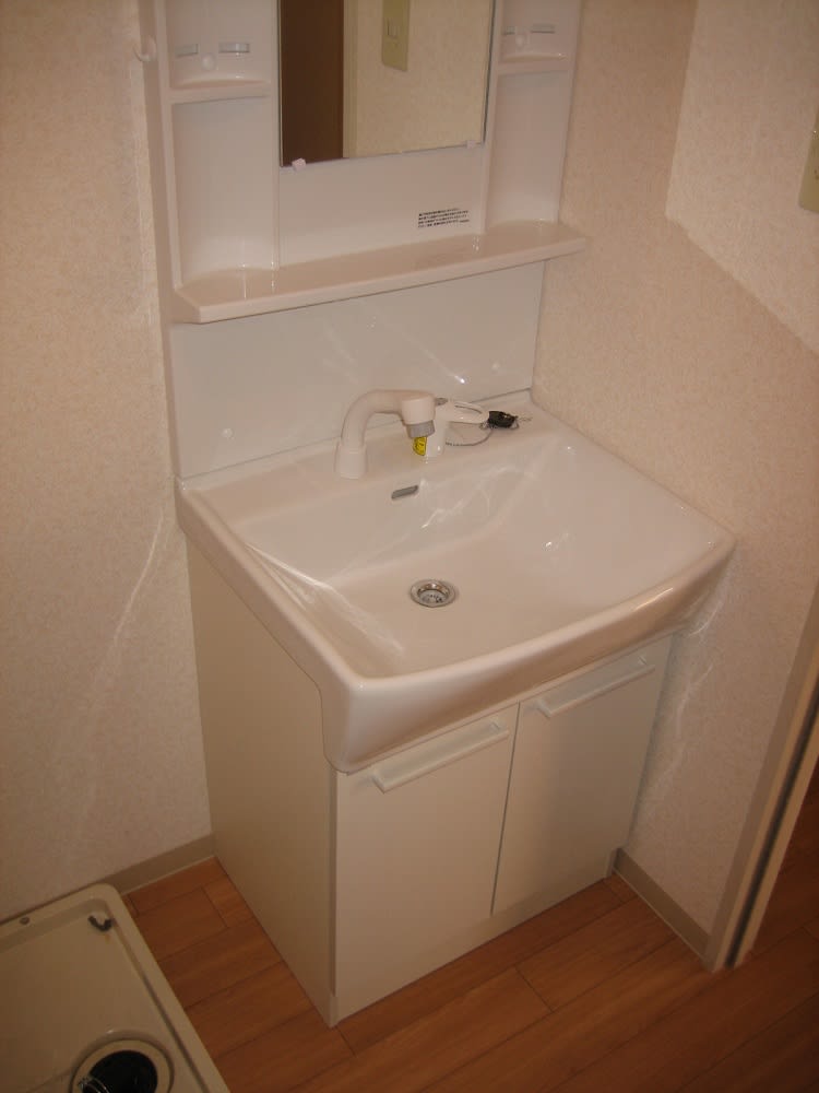 千葉県市川市東大和田 ノーリツ洗面台 ミラーキャビネット 交換 ワカサ住設 千葉県市川市 船橋市を中心にリフォーム 住宅設備 水漏れ修理 排水つまり ガス 水まわり修理をしています 千葉県市川市東大和田 ノーリツ洗面台 ミラーキャビネット 交換 ワカサ住設 千葉県市川市 船橋市を中心にリフォーム 住宅設備 水漏れ修理 排水つまり ガス 水まわり修理をしています