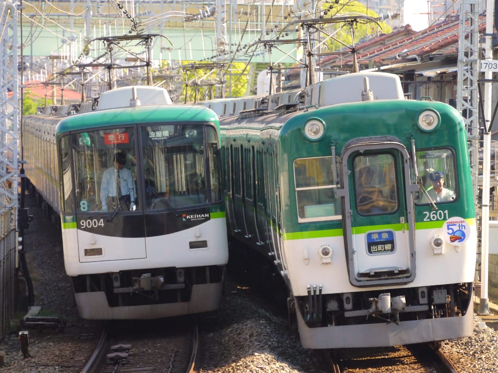 京阪2600系と9000系 京阪2600系と9000系