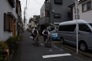 E警察署のおまわりさんに、自転車の一時停止のし方を教えてあげました 