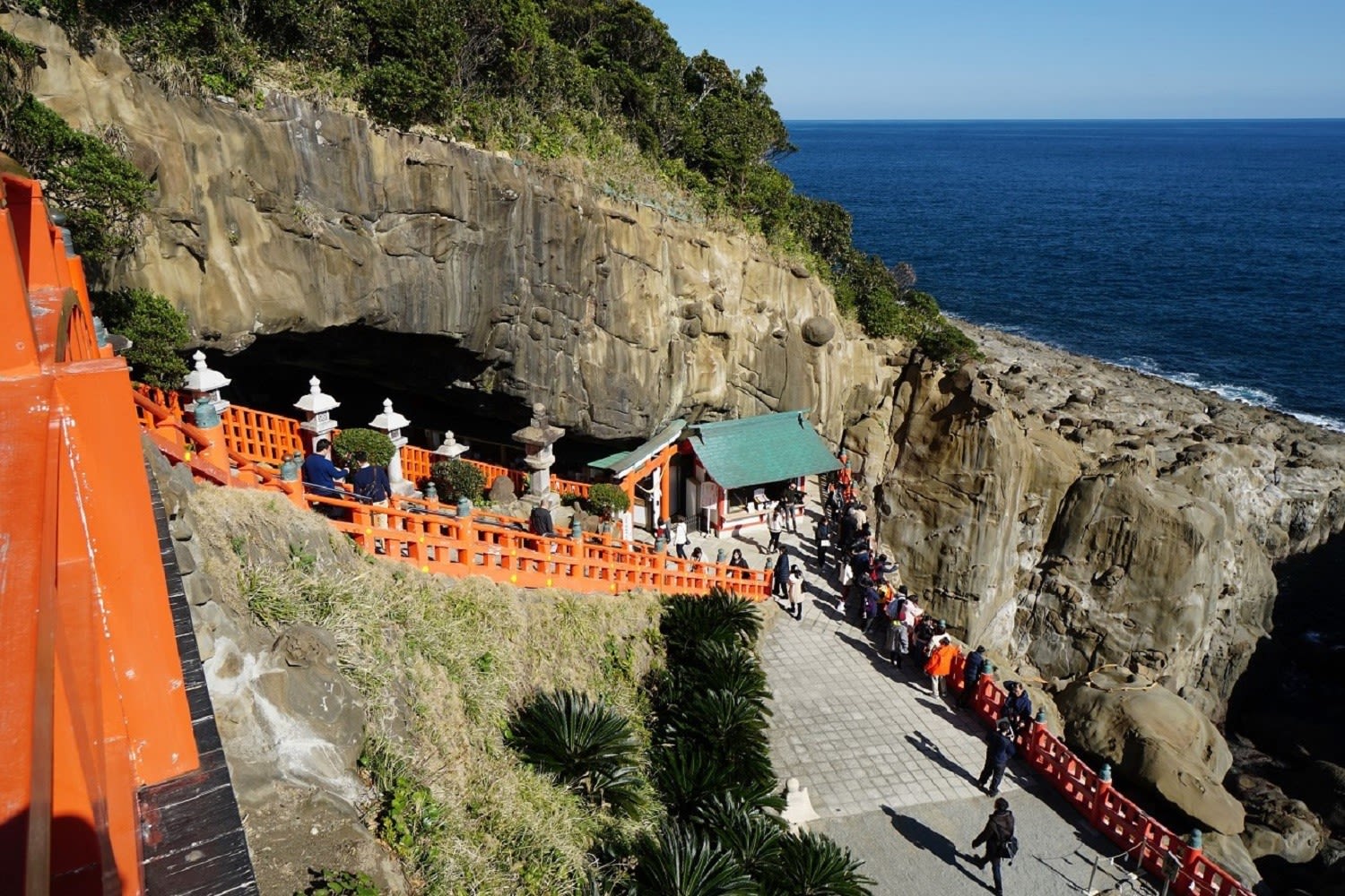 宮崎県の有名なパワースポット 鵜戸神宮 絶景海辺の洞窟に 神秘の神社です 延岡の山歩人ｋ