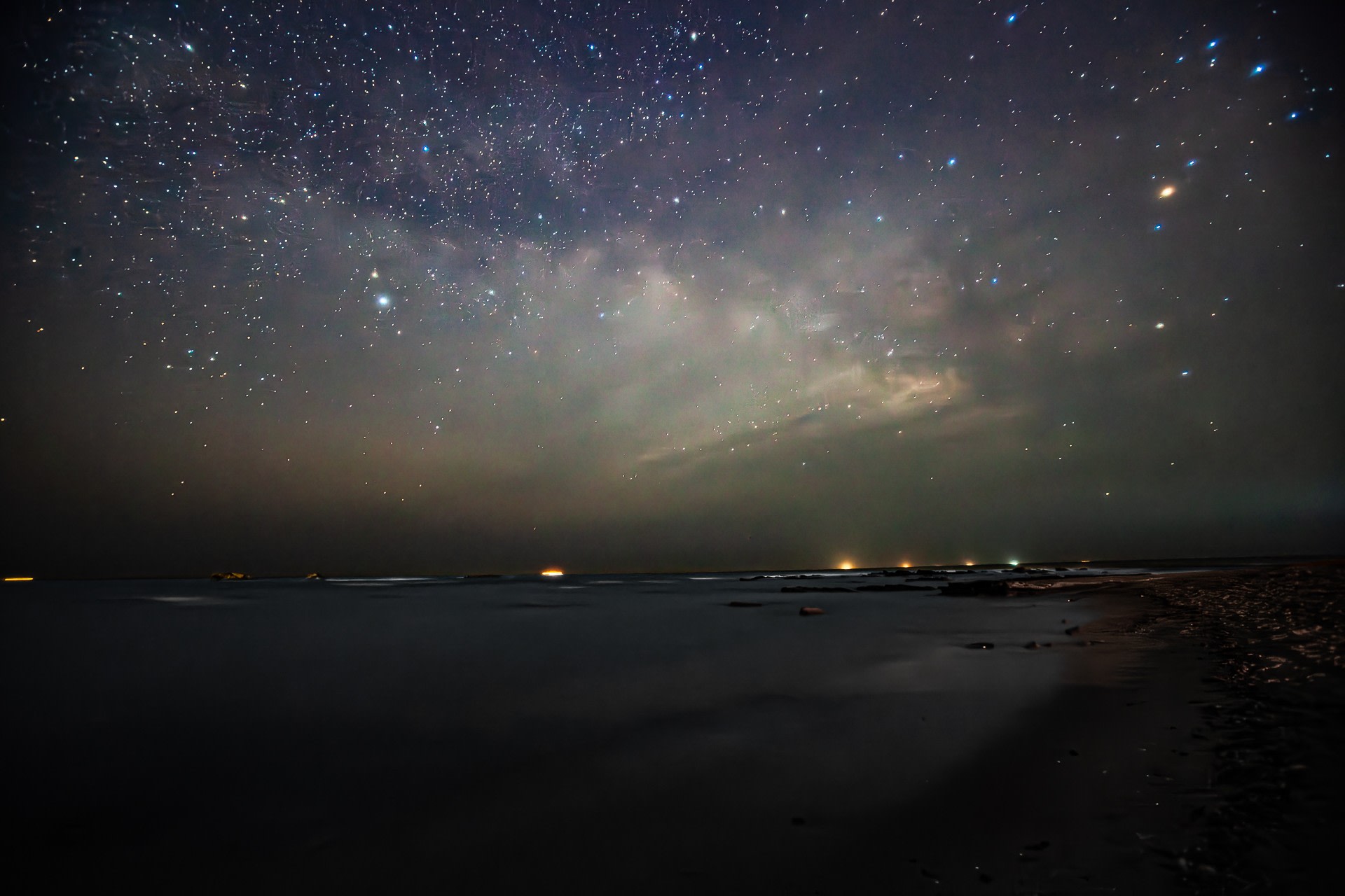 海と天の川の写真