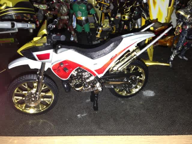 現状品ポピニカ仮面ライダークウガ DXトライゴウラム限定版 71i+z165pmL.jpg_BO30,255,255,