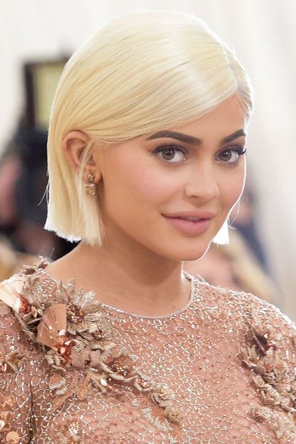 眉毛は強めのご尊顔 日々草