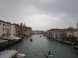 雨の中 Veneziaまで行ってきました イタリアの泉