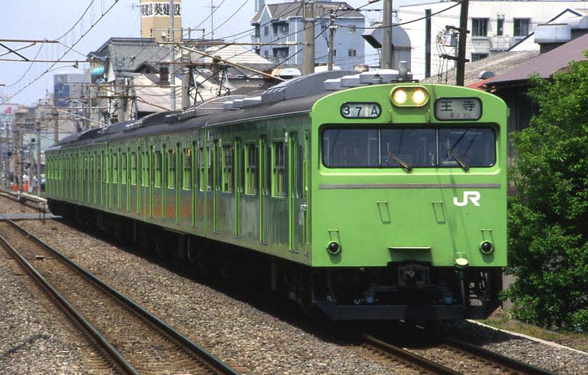 103系 関西線 - 鉄道模型