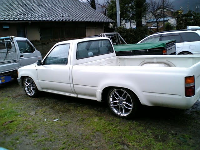ｋさん最近車を買ったトヨタ 80系 ハイラックス