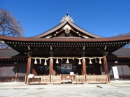 長野県護国神社拝殿　猪目懸魚（いのめげぎょ）