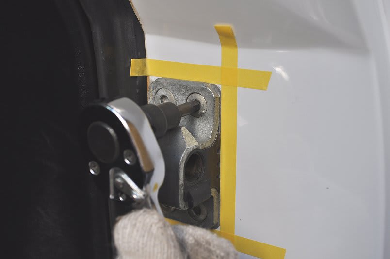 r107 ドアストライカー交換 その3 外し作業 オヤジのおもちゃ箱 スケール1 1 r107 ドアストライカー交換 その3 外し作業 オヤジのおもちゃ箱 スケール1 1
