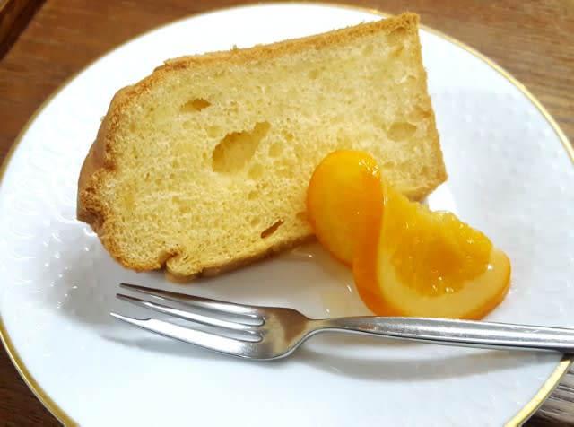 店頭でもシフォンケーキを販売します デリカテッセン 紅玉 ブログ