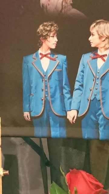 宝塚歌劇 花組公演「A Fairly Tale青い薔薇の精 」を観劇た後で殿堂では。2019年9月29日日曜日 - ふゆはな日記