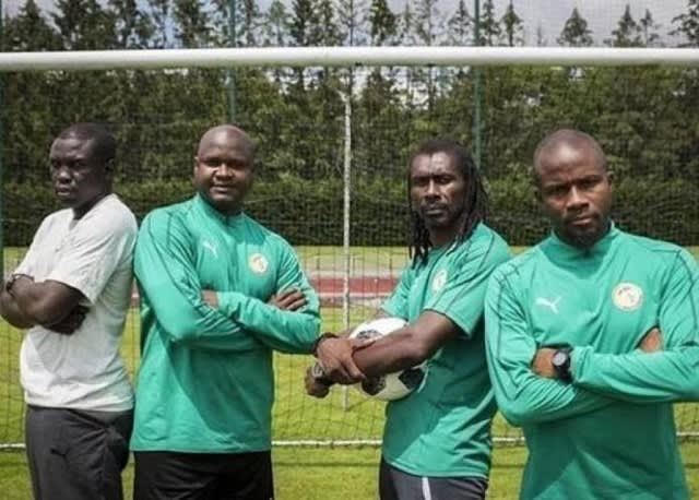 セネガル 02年のヒーローチームの守備ベースが復活 Cisselogue