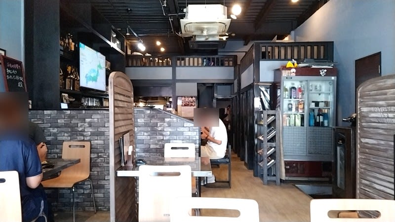 おきらく食堂イセザキ店:店内