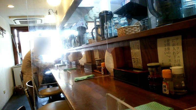らーめんひとふんばり:店内