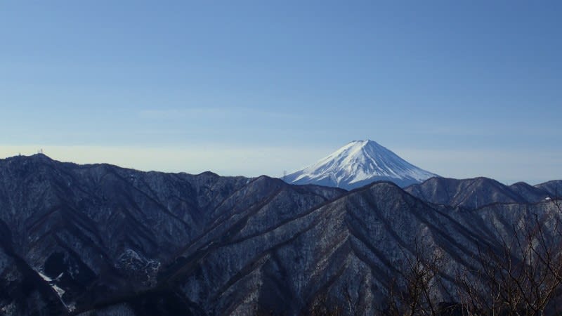 笹子雁ヶ腹摺山 雲が多めの予報だったが 絶景富士山を楽しめた たそがれオヤジのクタクタ山ある記