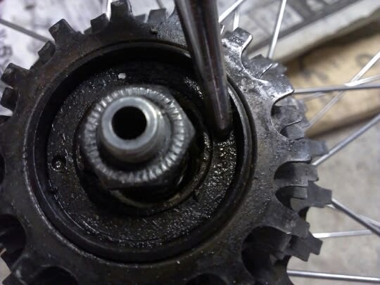 六角ネジ 固い 外し方 自転車