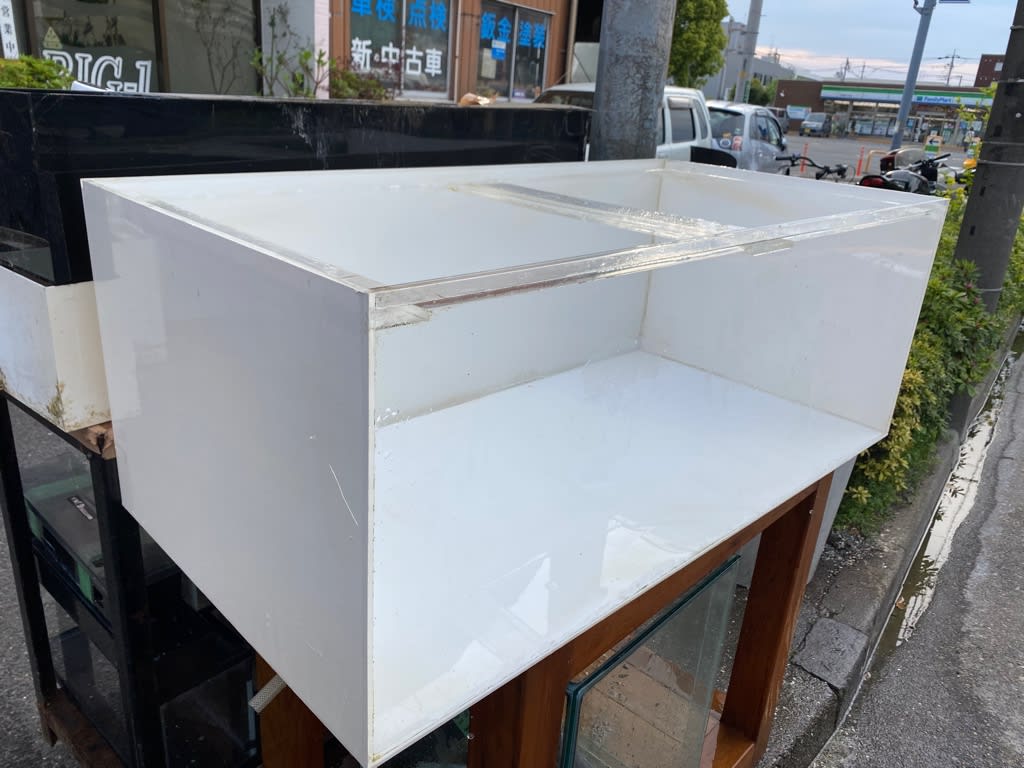 アクリル水槽1200 600 450引き取り限定