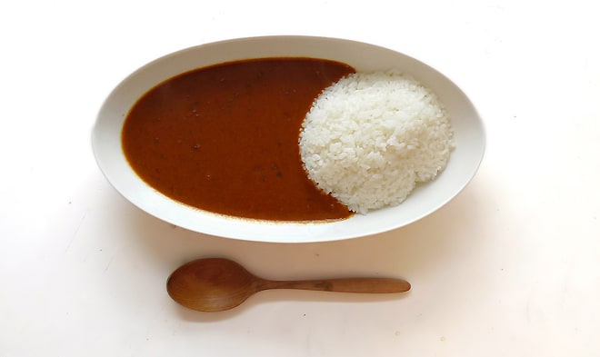 ご当地レトルトカレー 小岩井農場厳選素材カレー クリームチーズカレー 岩手県 カレーの余韻 8 8 8 ノ