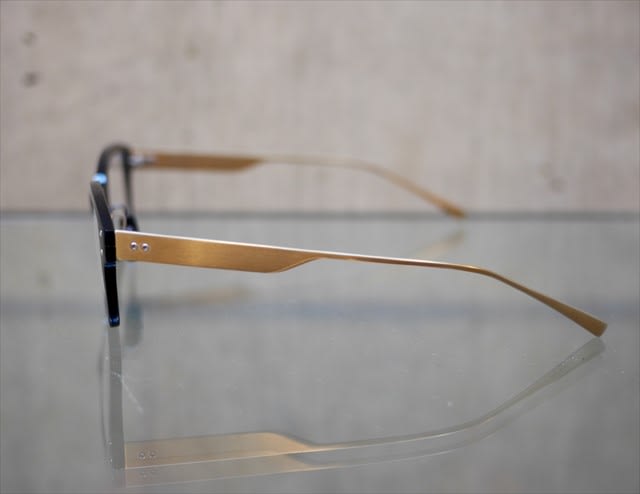 ドイツのバッファローホーン製の眼鏡ブランド「horn-i」のご紹介です 