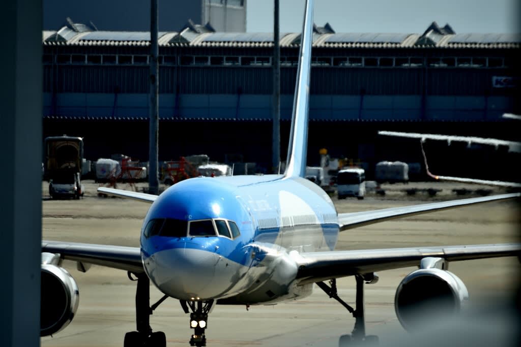 間一髪 トムソン航空 B 757 0 見えたが マア 証拠写真ですわ ふくちゃんのブログ 飛行機 風景写真