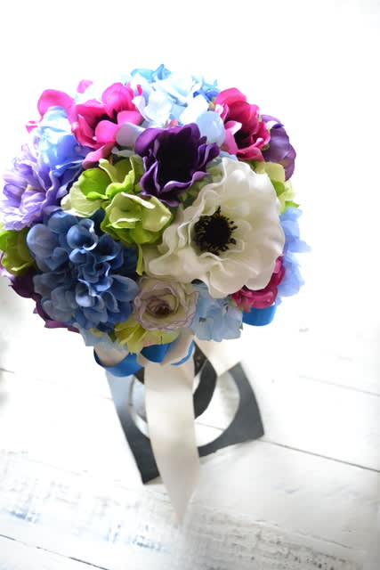 アネモネのクラッチブーケ 福岡 博多 ウエスト アッシュ の造花装飾 ギフトフラワー ブーケのご紹介