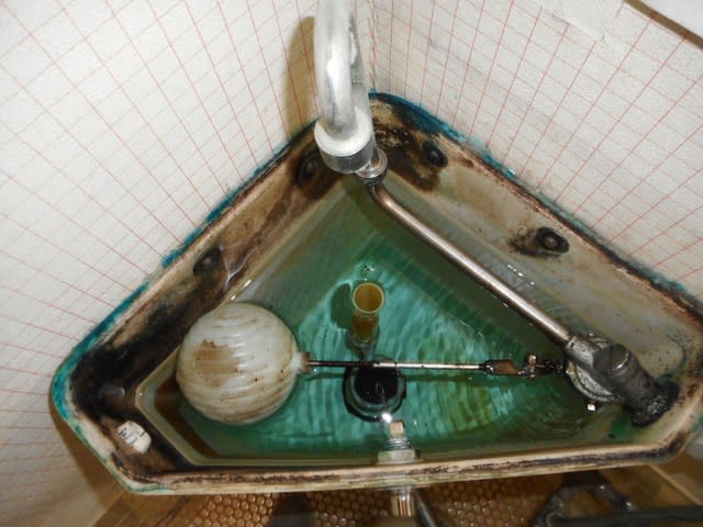 Lixil 旧inax のトイレの部品交換 四街道市 有 内設備工業 千葉の水道屋さんの工事日記
