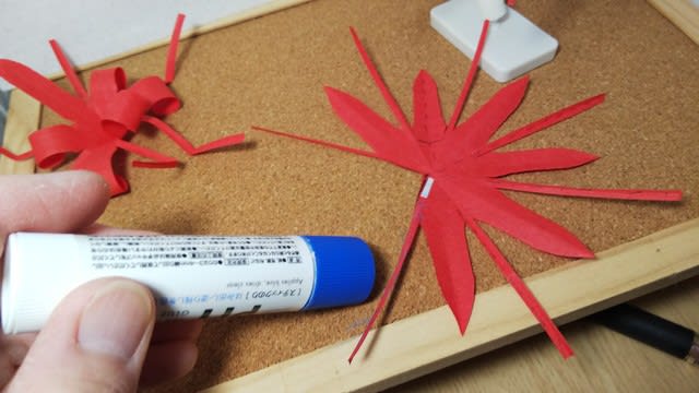 ペーパークラフト 彼岸花 ヒガンバナ 簡単を目指して 折り紙１枚で１個 ６個と茎で完成 Papercraft Lycoris Easy ペーパークラフト 折り紙技術 アマチュア 人生の素人 折師 の記録