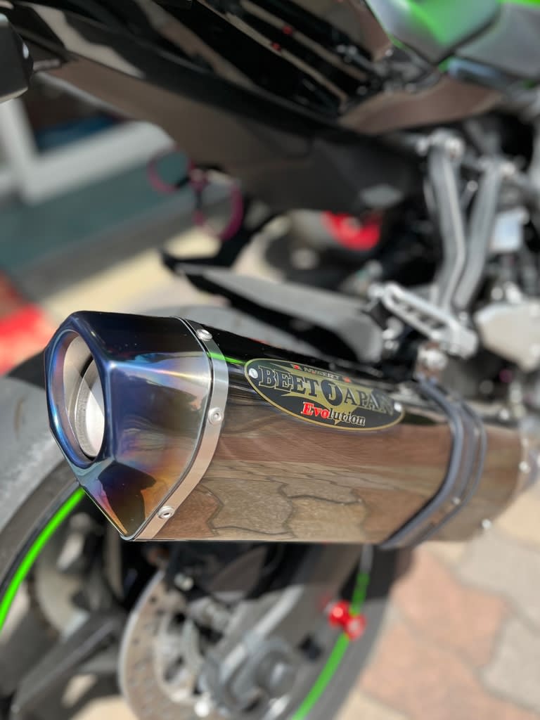 ZX25R 2023年モデル　マフラー