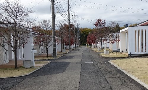 昭和記念公園19 砂川口から出て基地外の米軍ハウス 維新もの を見た いか 武相境斜面寓 看猫録 昭和記念公園19 砂川口から出て基地外の米軍ハウス 維新もの を見た いか 武相境斜面寓 看猫録