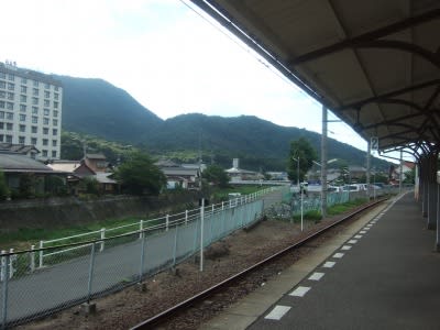 琴電琴平駅　ホーム