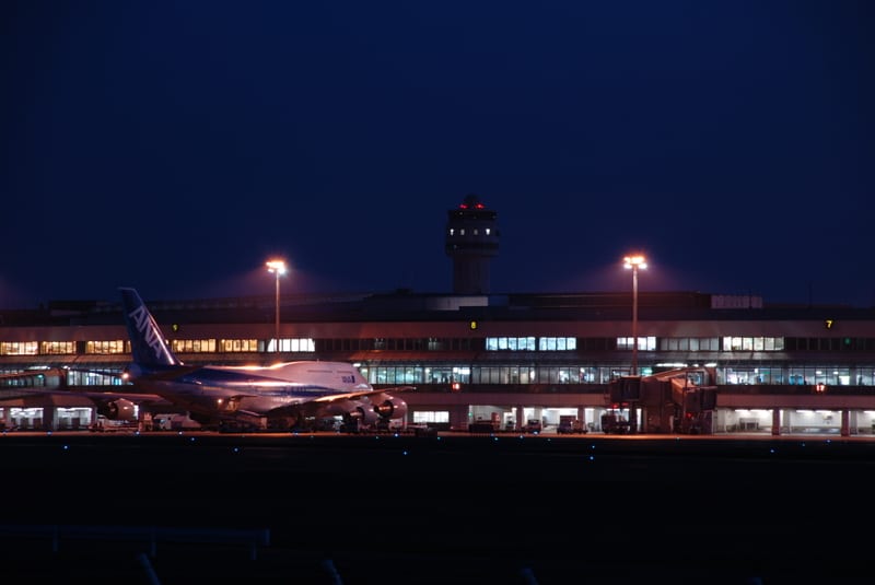 新千歳空港の夜景 航空機写真とマラソン