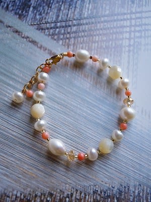 ピンクコーラルと真珠のブレスレット Pink Coral And Pearl Bracelet Femina Jewellery Studio Beauty Lab ジュエリースタジオ ビューティーラボ ピンクコーラルと真珠のブレスレット Pink Coral And Pearl Bracelet Femina Jewellery Studio Beauty Lab ジュエリースタジオ ビューティーラボ