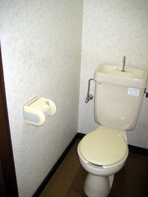 江戸川区アパート トイレにコンセント増設工事 江戸川区小岩の大野電機です