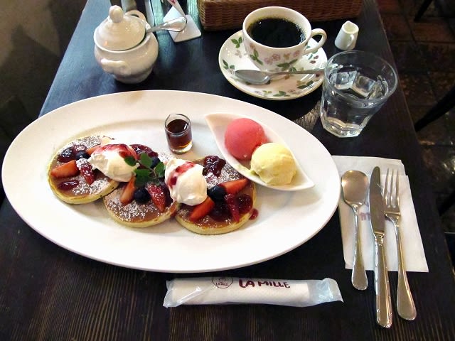 今日のパンケーキ ベリーベリー パンケーキ カフェ ラ ミル 新橋店 ｊ ｄの備忘録