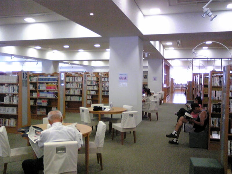 福井市立桜木図書館の自習室