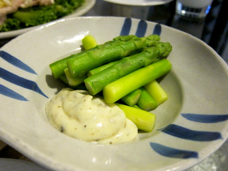 野菜が美味しい 茹でアスパラのアンチョビマヨネーズ添え にゃんのキッチン