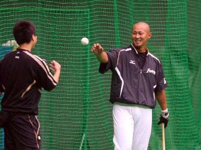 日本ハム 中田翔選手がwbcに向けファーストの守備を特守 Wbc ワールドベースボールクラシック 侍ジャパン応援ナビ