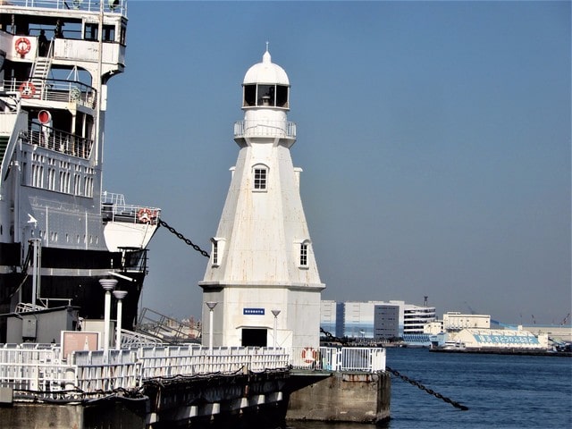 ２０１７ １２ ２６ 横浜港外防波堤灯台 大さん橋から見える 今日のころころこころ