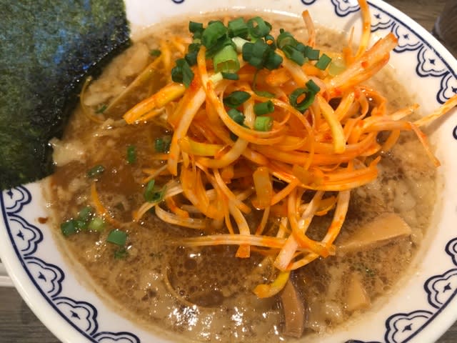 東京豚骨拉麺ばんからの赤ネギばんからと魁力屋の九条ねぎラーメン - 日常のあれこれをそこはなとなく