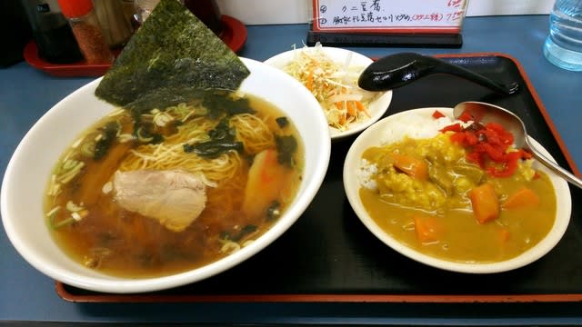 石川食堂:ラーメン半カレーライス