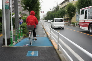 383 武蔵境（東京都）自転車は専用レーンをスーイスイ - 今日は、この