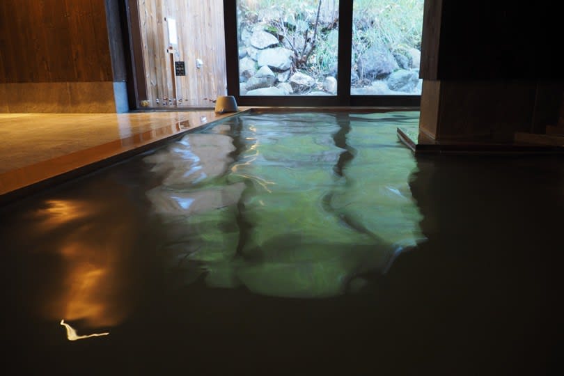 女湯内湯02 七味温泉紅葉館・内湯に浸かる