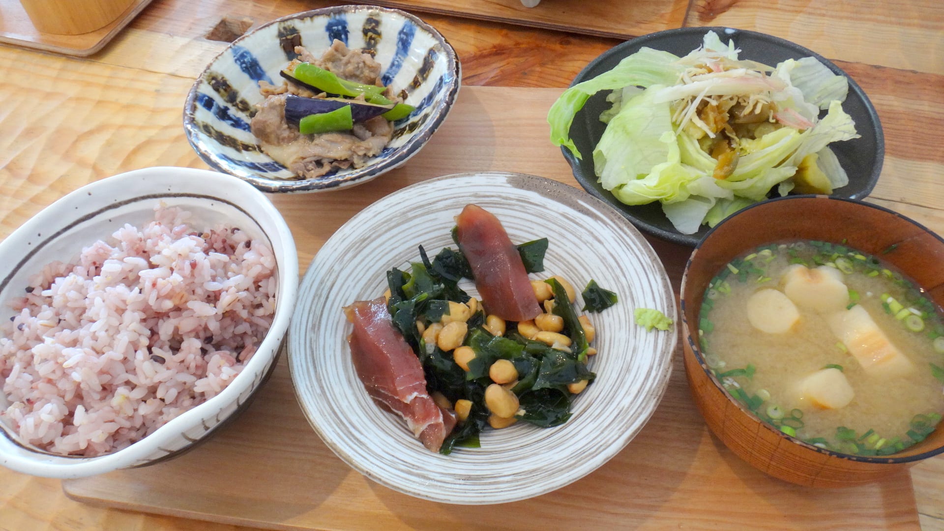 超ヘルスィーな 一汁一飯三菜 定食ランチをいただく 神田錦町の 鹿屋アスリート食堂 セーチンズワールド