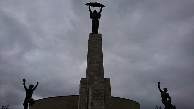 ブダペスト ゲレルトの丘の自由像 イマニューフォト