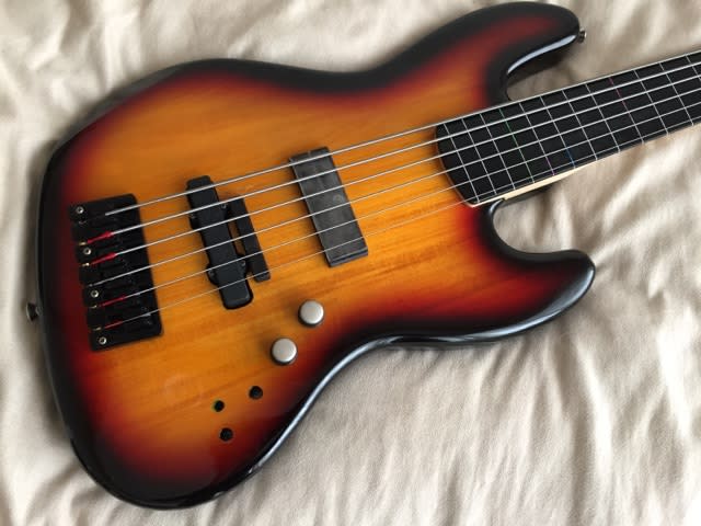 Squier by FENDER / Deluxe Jazz Bass® Active V 大改造6弦 